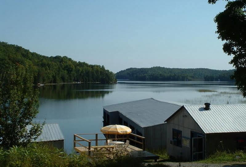 Limerick Lake Lodge And Marina Gilmour Exterior photo